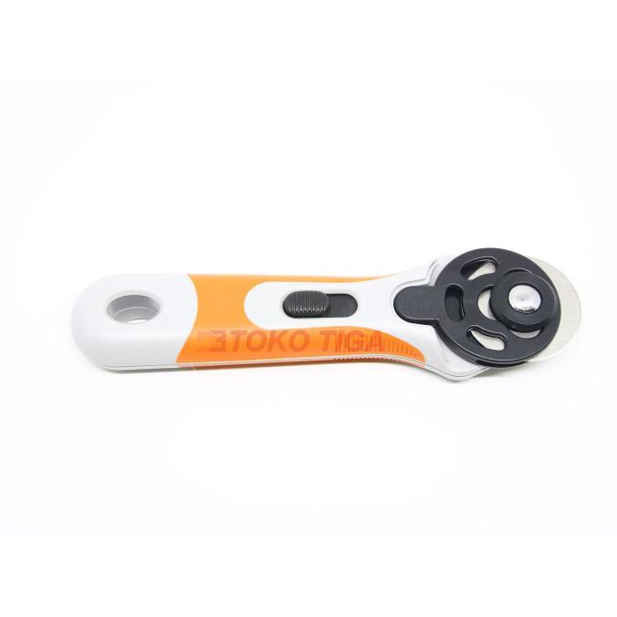 

Hemat Rotary Cutter 45Mm/45 Mm Dafa Rc-18 Alat Potong Bahan Pisau Putar Terbatas