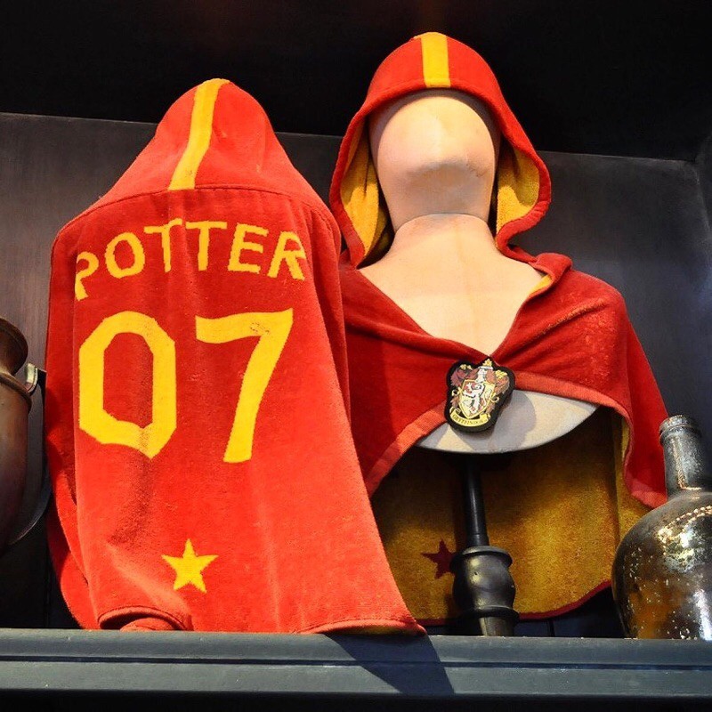Hoodie Towel Harry Potter Gryffindor Original from Universal Studio Jepang