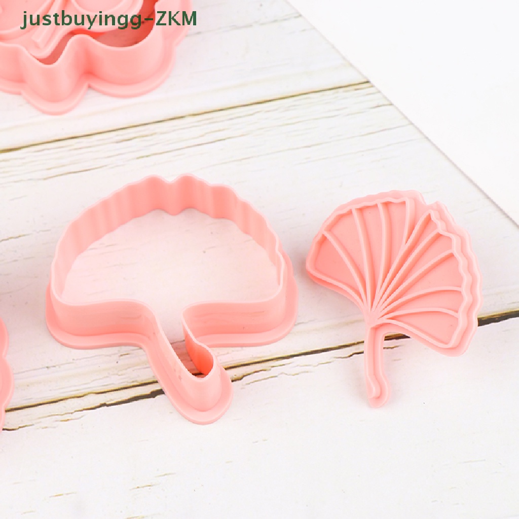 8pcs / set Cetakan Pemotong Kue / Biskuit Bentuk Daun Tanaman 3D