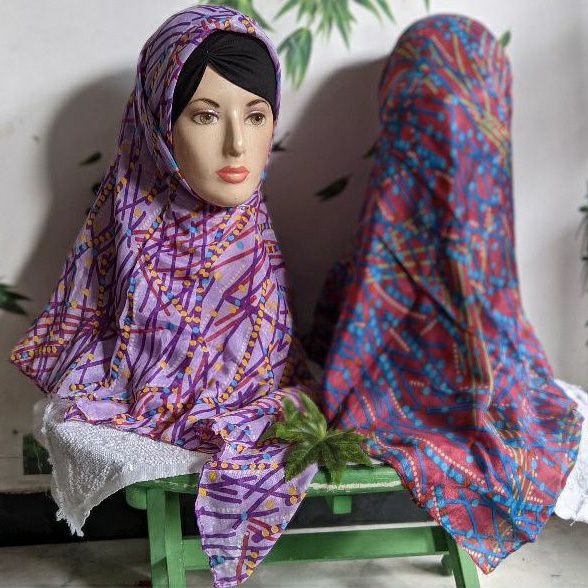 Hijab segi empat motif stik polkadot/polyester