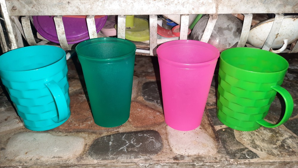 Hot Item (12) Gelas Plastik Kh Warna Warni