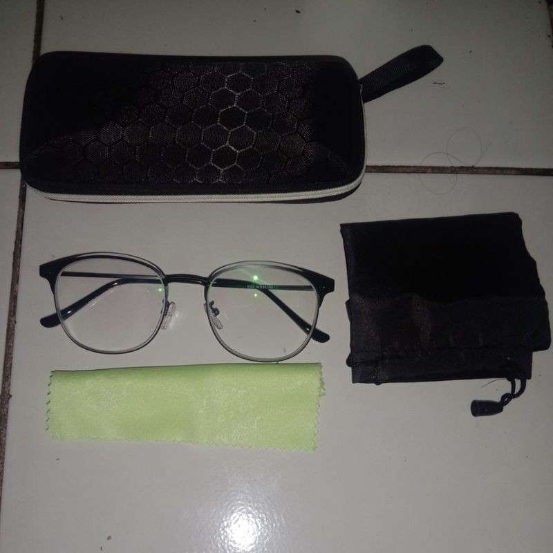 kacamata Lensa photocromic minus (-3)