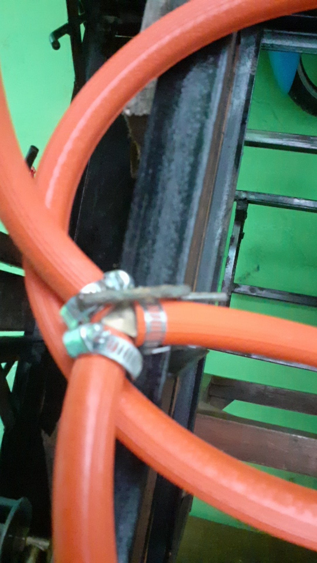 Cabang Tiga Kuningan