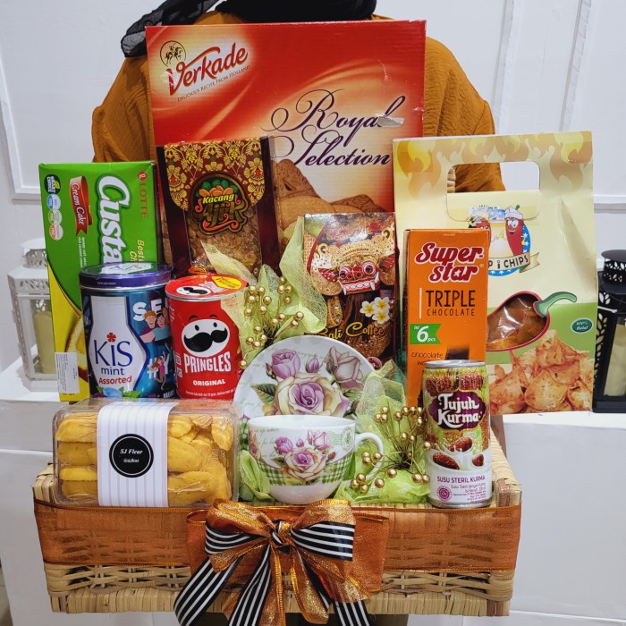 

Paket dekorasi hampers natal lebaran imlek ultah parcel hadiah kue 01