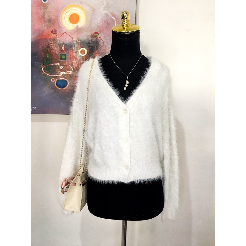 Cardigan rajut semi crop bulu fuzzy fur / cardi putih korea