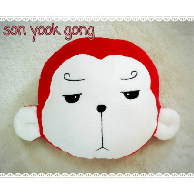 Bantal boneka hwayugi Son Oh Gong