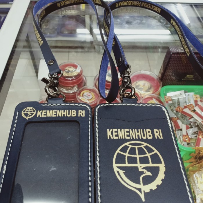 

Nikmati Id Card Kemenhub Biru Gilaa!!!