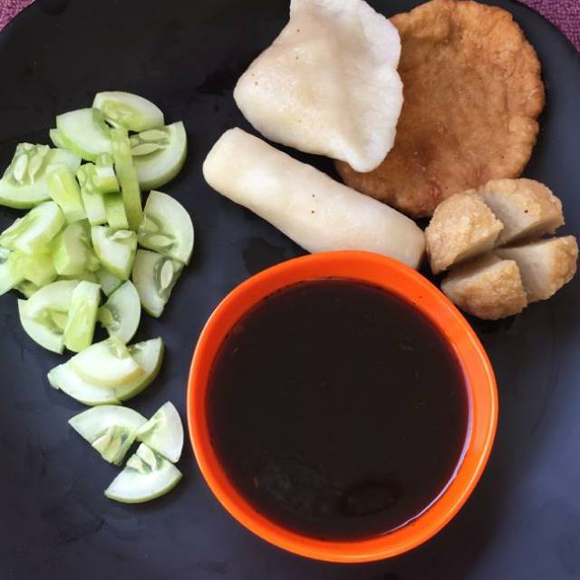 

Pempek ikan tenggiri asli