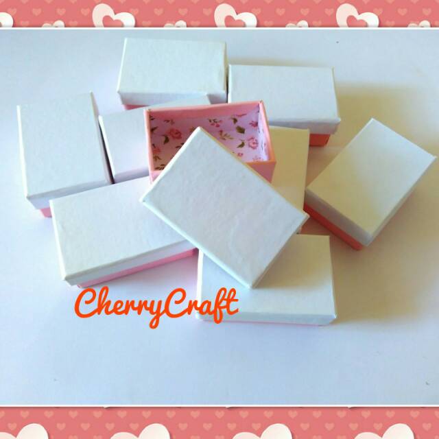 

Kotak Kado Vintage Kombinasi (8x5x3 cm)