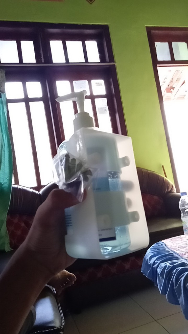 Wall Bracket Tempel Dinding Untuk Hand Sanitizer Dan Sabun Cuci Tangan 500 Ml Antiseptic Bracketcp