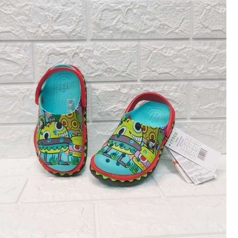 crocs anak spongebob / sandal anak crocs spongebob