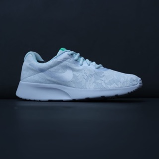 nike tanjun mint