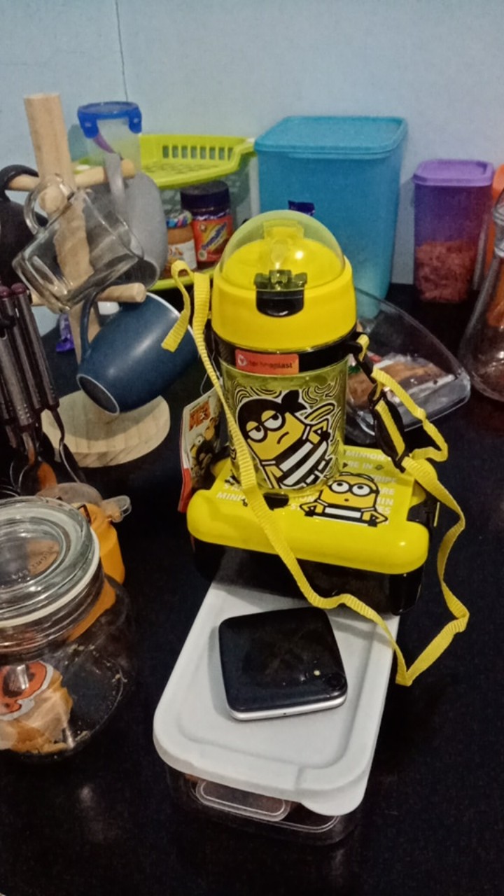 Technoplast Minion Despicable Me Lunch Box Sealware 700ml /kotak Makan