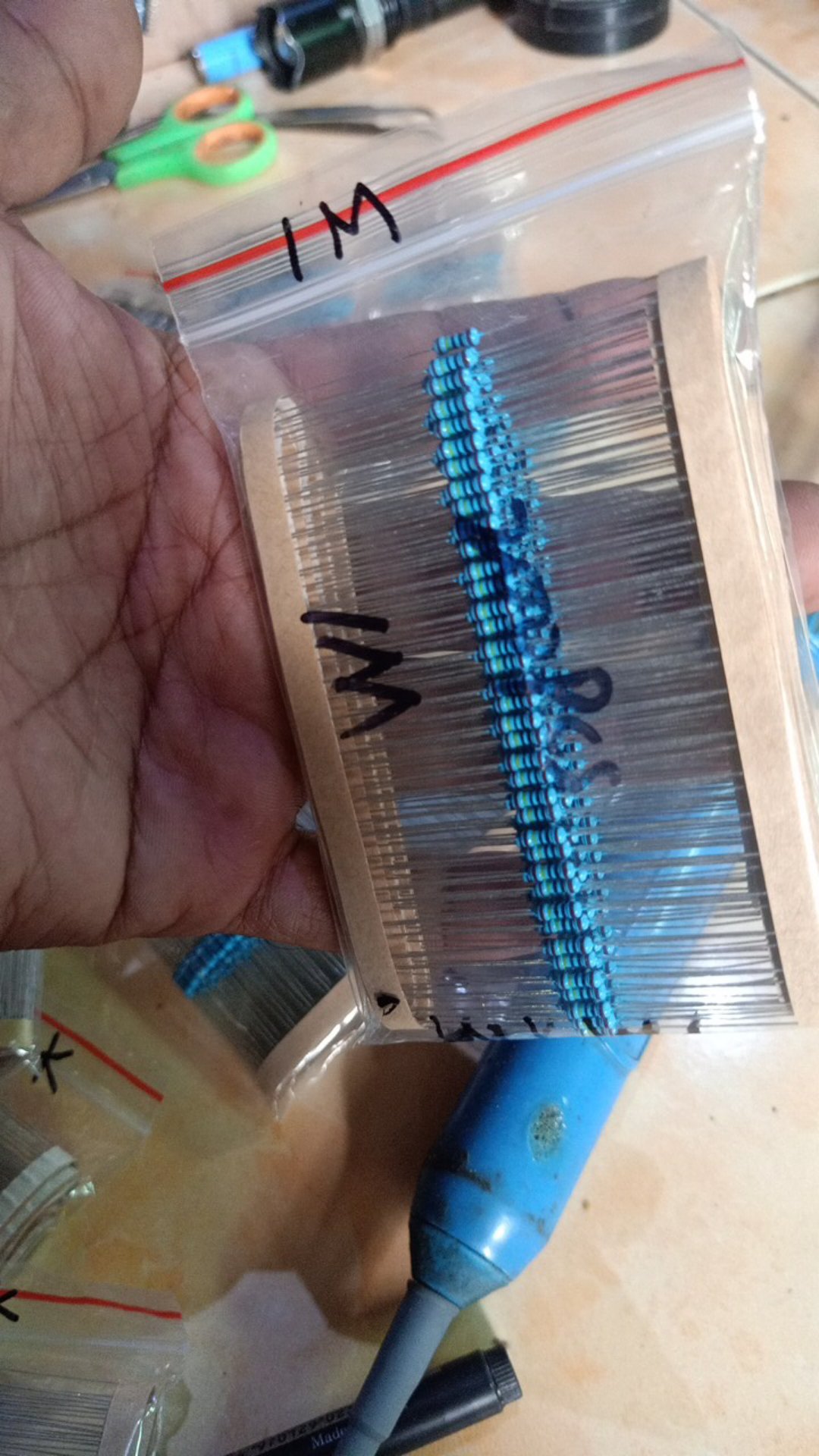 100pcs 390k ~ 10m Resistor Metal Film 1% 390k ~ 10m 470k 750k 1m 2m 680k 750k 1m 2m 3.3m 4.7m