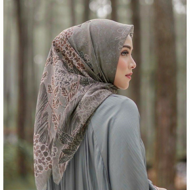 Buttonscarves lilac series taupe