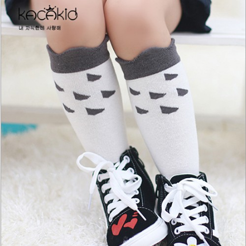 Kaos kaki korea, kaos kaki panjang selutut, kaos kaki putih motif, kaos kaki lucu