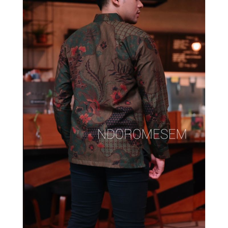 BATIK PRIA LENGAN PANJANG PRABU GANTARI IJO KATUN HALUS BATURADEN