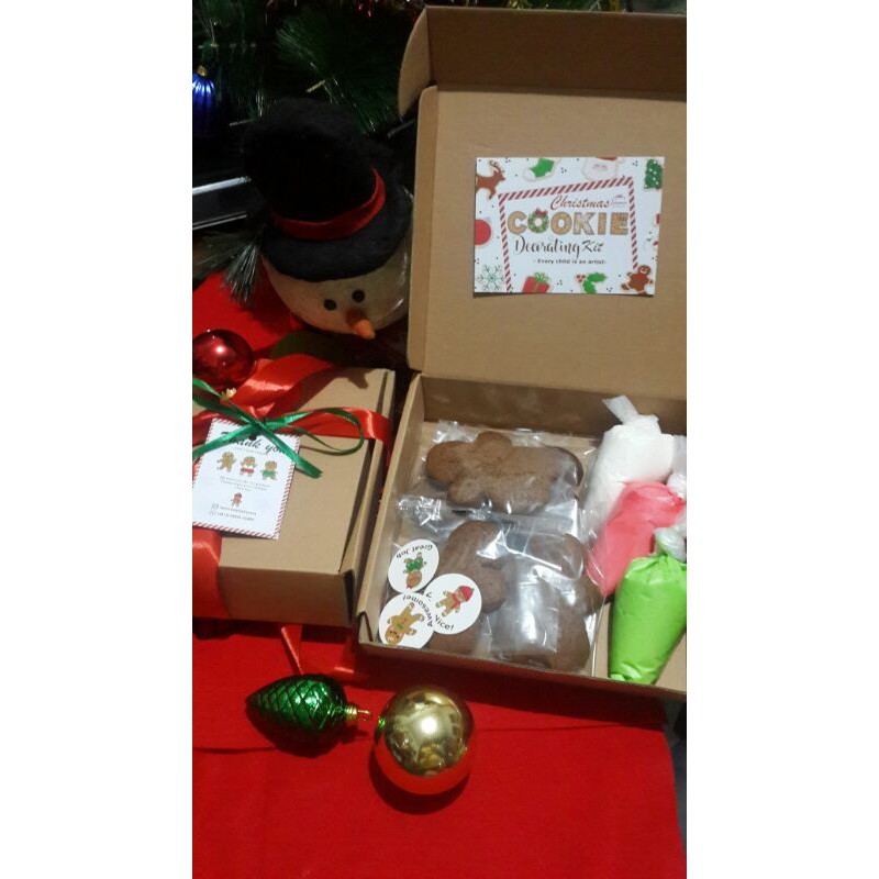 

Gingerbread cookies decoration kit