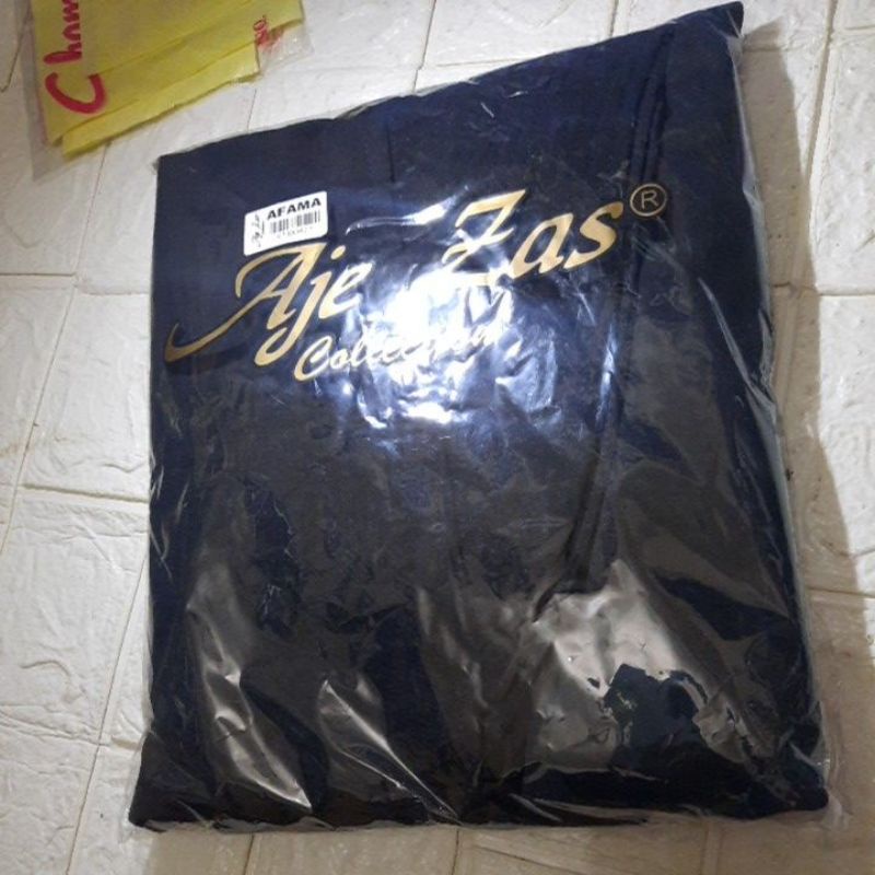 Aje zas khimar Afama ori Aje zas / jilbab cringkel jilbab instan jumbo / Bergo Instan Crinkle jumbo / kerudung syari-Hitam