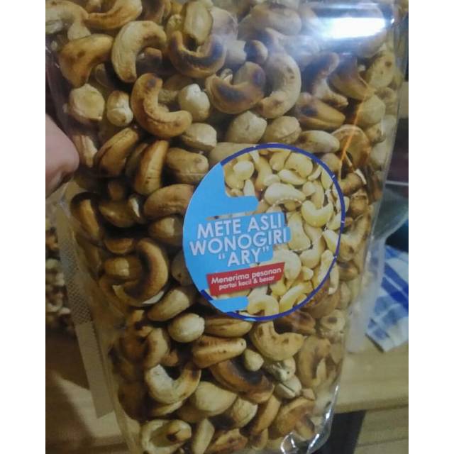 

Kacang mete MENTAH