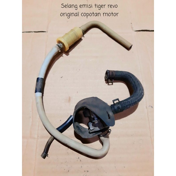 Selang emisi AIS Tiger revo original motor