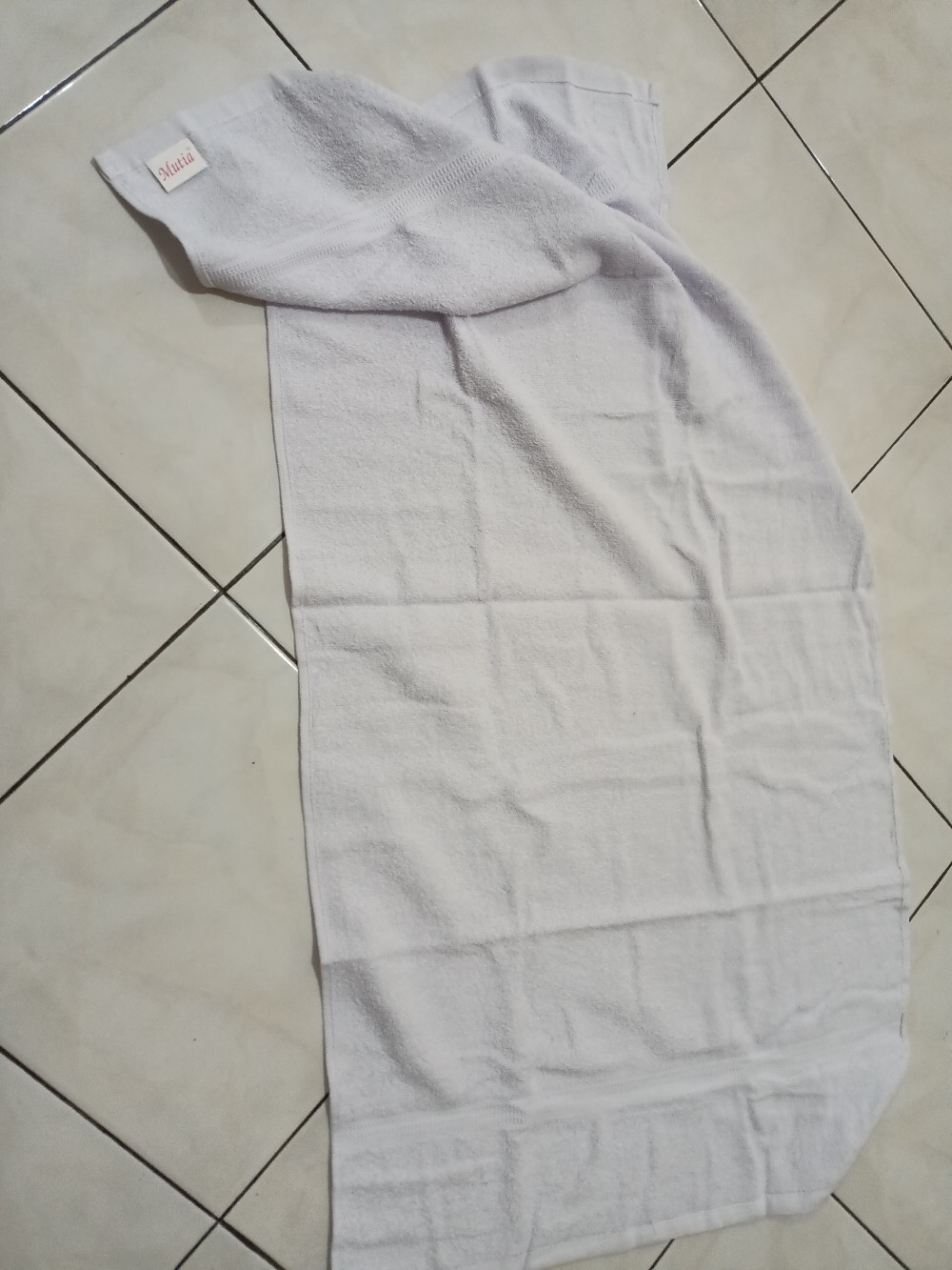 Raishacollection Handuk Mutia Tanggung Warna Putih Uk. 50x100 Cm