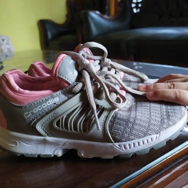 PL sepatu Crocodile anak perempuan size 27