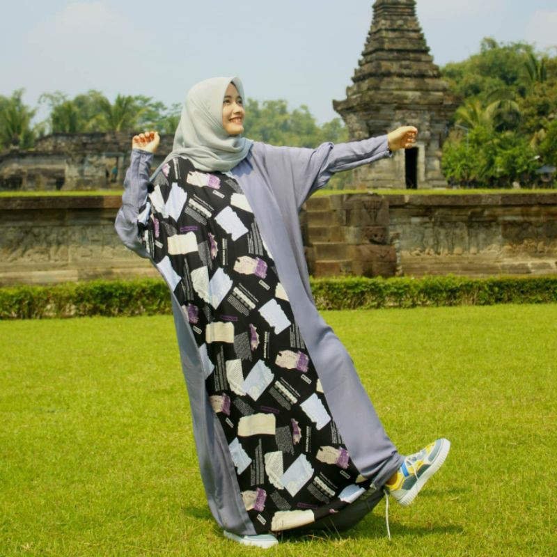 Kaftan Ghanie-Lee motif koran