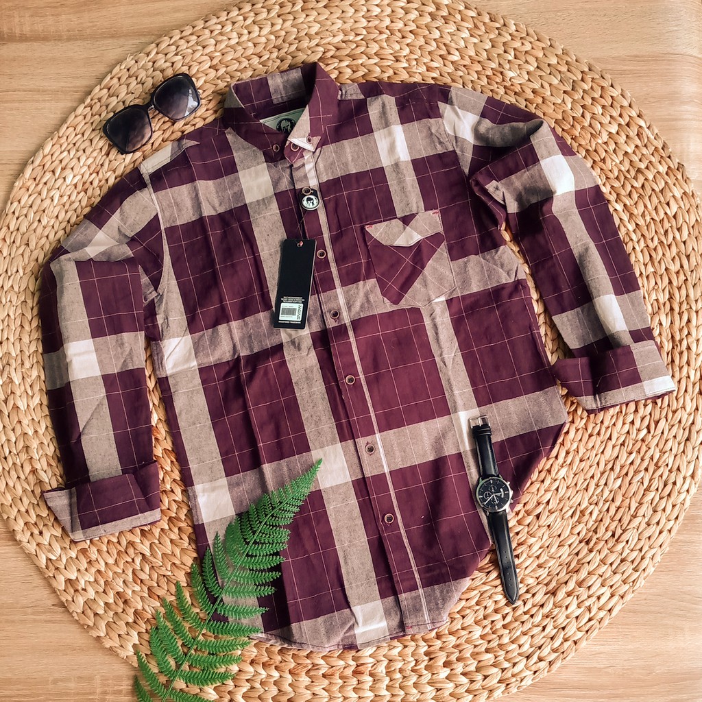 Kemeja Branded Unisex Spartan