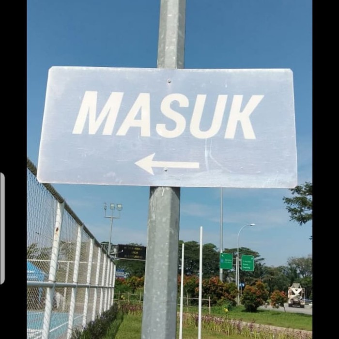 

STICKER REFLECTIVE K3 RAMBU TITIK KUMPUL 100X100 DAN MASUK 50X100CM