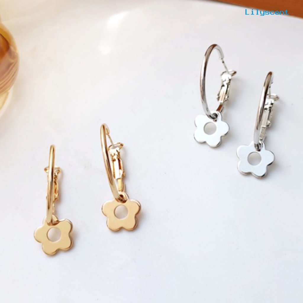 1 Pasang Anting Hoop Bentuk Bunga Bahan Metal Alloy Untuk Liburan