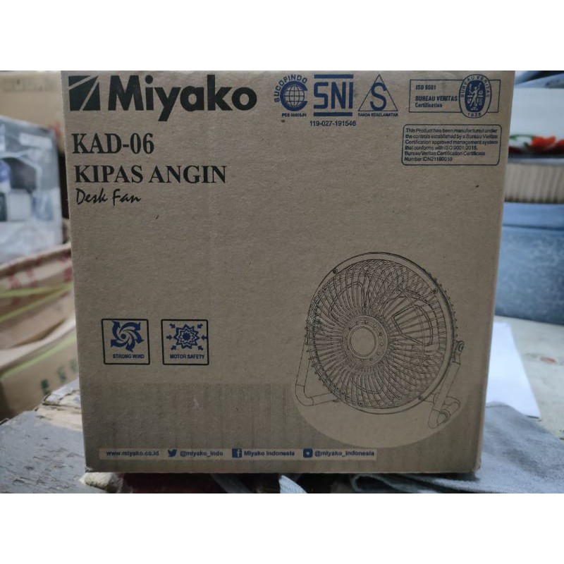 Kipas Angin Kecil Mini Meja Duduk Desk fan 6inch Miyako KAD06