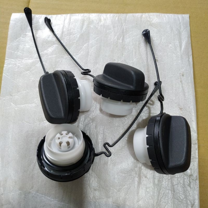 Tutup tangki bensin solar toyota innova fortuner hilux yaris vios rush terios original