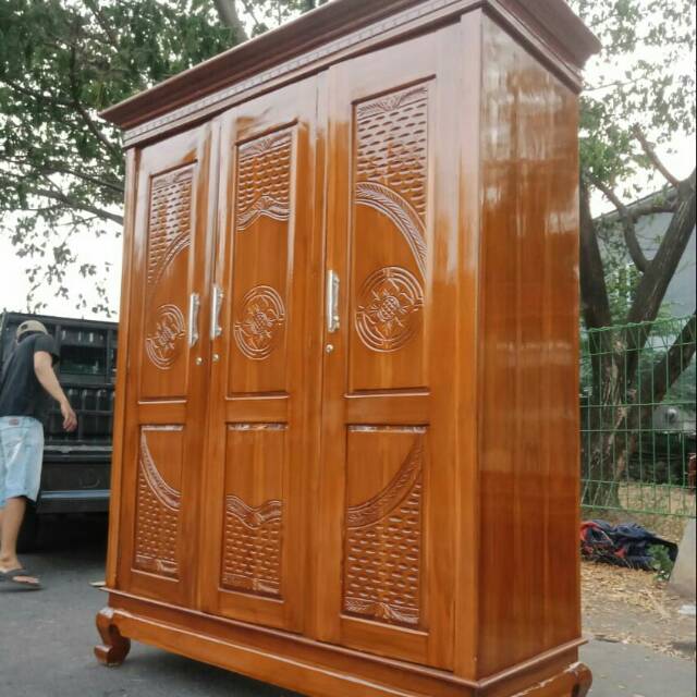Lemari jati 3 pintu