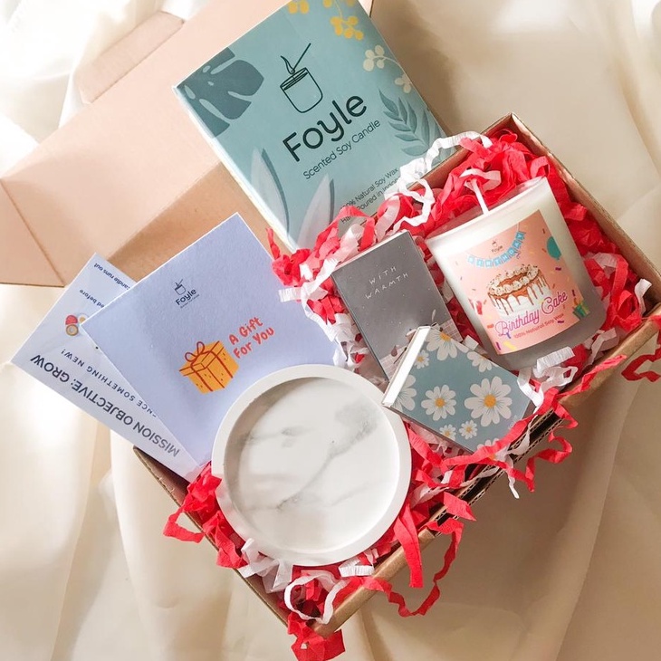 

Birthday Hampers Scented Candle Foyle Kado Ulang Tahun