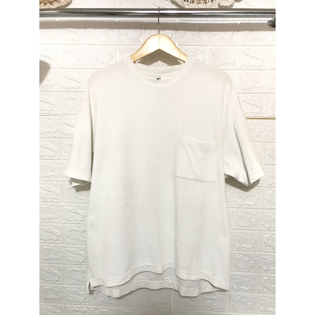 Second Branded Kaos Pria Uniqlo Original