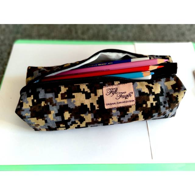 

TEPAK Fififaqih Tempat Pensil 20x7cm t5cm Kanvas Army Canvas