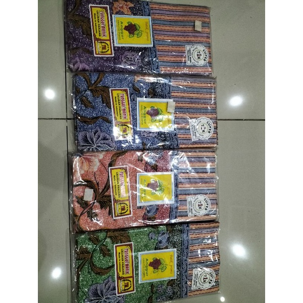 kain jarik gendongan bayi