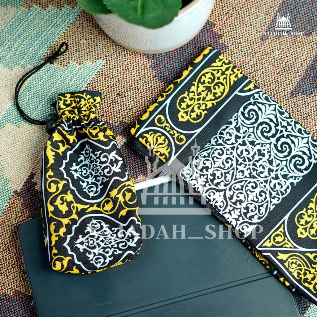 Sajadah Travelling Motif Kiswah Babul Ka'bah (Warna : Yellow) Pouch Serut/Seleting Oleh-oleh Haji da