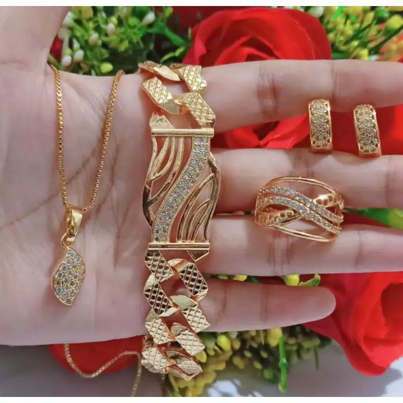 Satu Set Xuping Lapis Emas 24K Super Mewah .