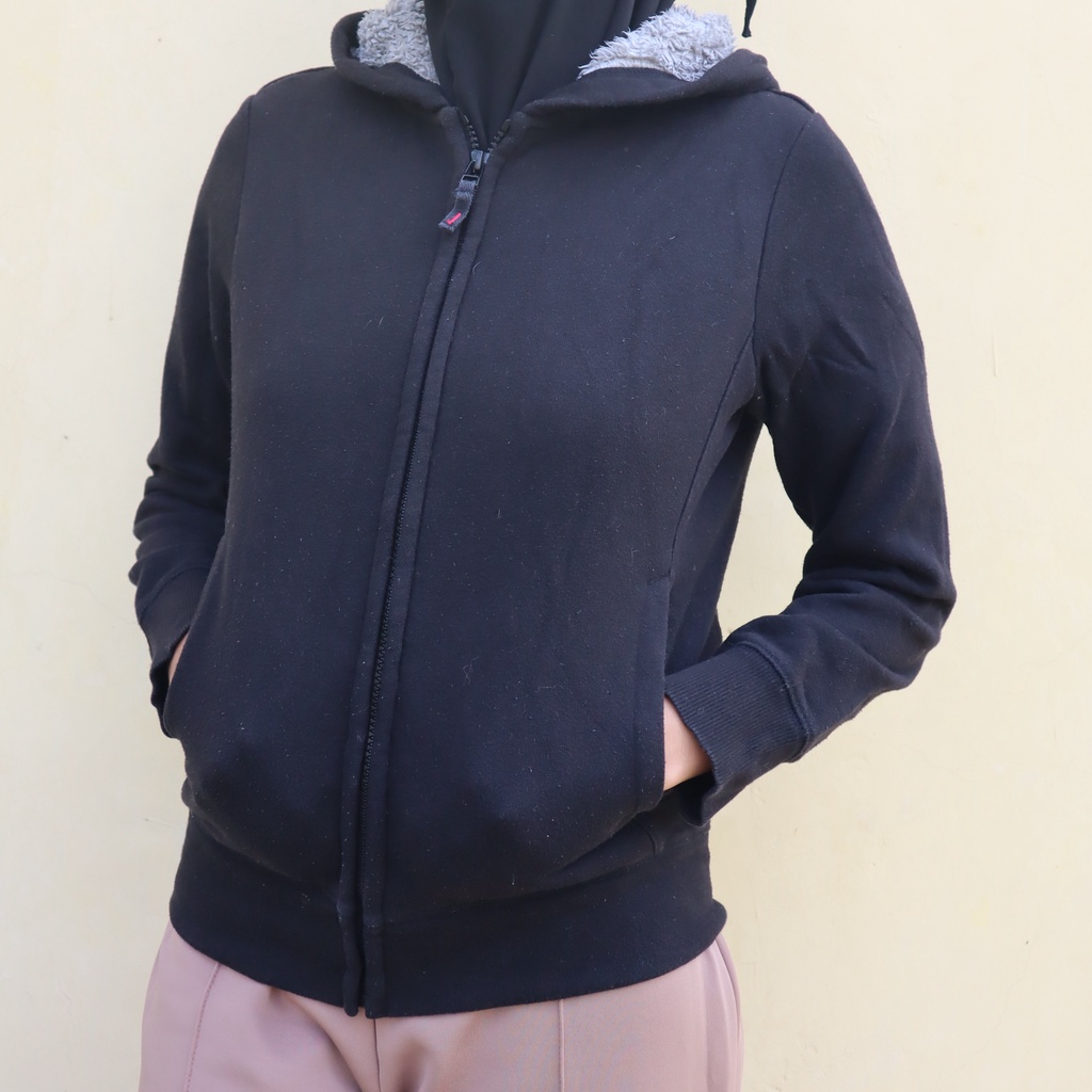 THRIFT HOODIE SECOND BRANDED ORIGINAL / HOODIE BRAND / HOODIE SECOND / HOODIE OVERSIZE / HOODIE GEMO