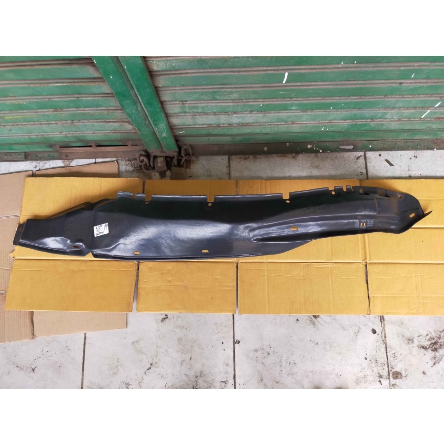 Liner Inner Fender Depan Mitsubishi Strada L200 Aftermarket