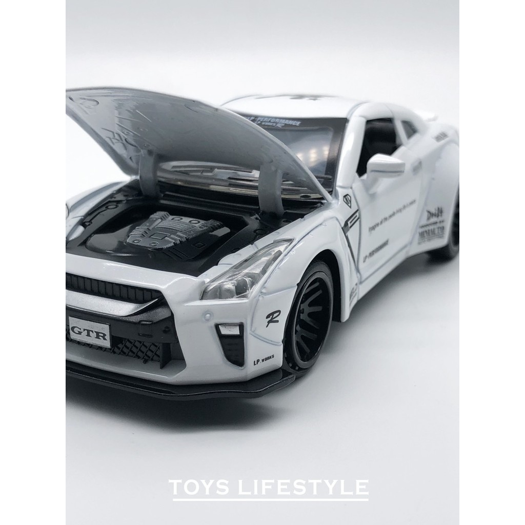 Miniauto Diecast - Nissan GT-R R35 (Putih)