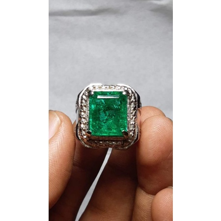 Batu Permata Natural Zamrud Rusia Kualitas Super Istimewa