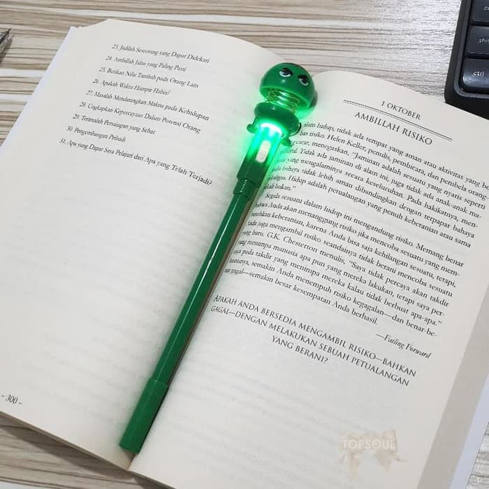 

Pulpen Lampu Per HULK HIJAU Nyala Pen Karakter Hero Joged Spring Doll