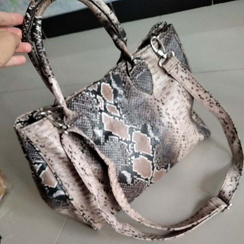 PL TAS MOTIF ULAR