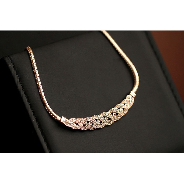 Kalung Wanita Retro Noble Wheat Kalung Pendek Penuh Rantai Sweater Berlian