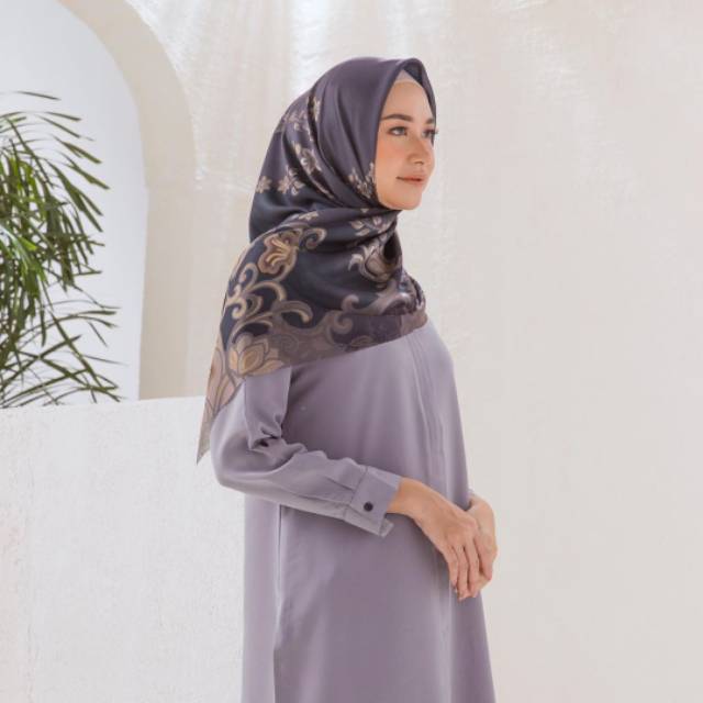 Shaheen Scarf by HeavenLights x Bahjatina