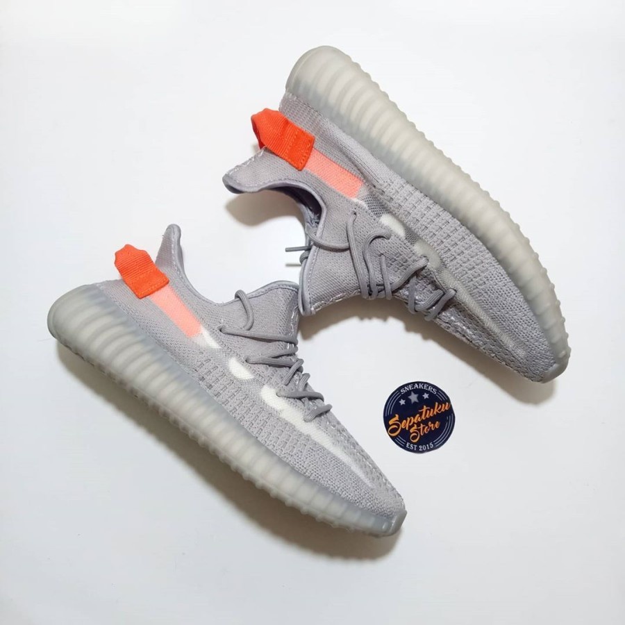 Sepatu Sneakers Addldas Yeezy Boost 350 Tail Light Grey Orange