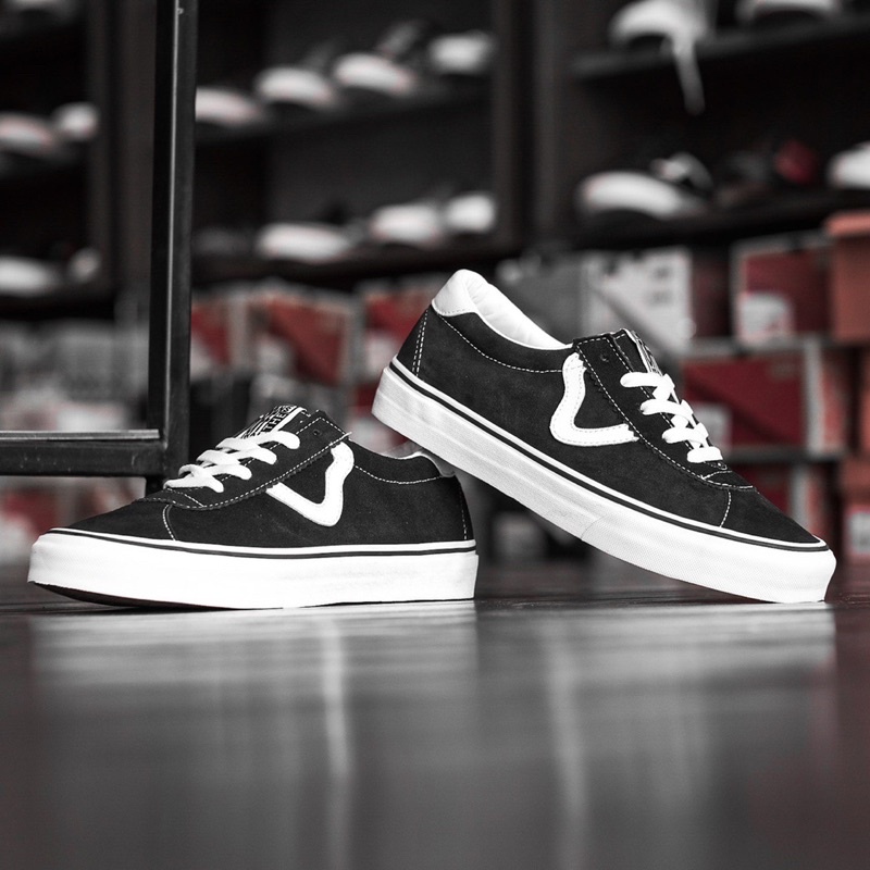 Vans Epoch Sport Classic “ Black / White “